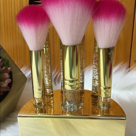 LAST ONE Juicy Couture 7pc brush set+stand+giftbox - Picture 5 of 8